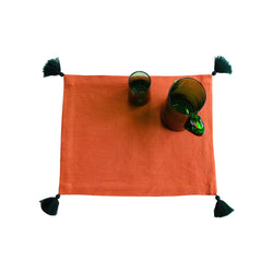 Linen table mat with tassels