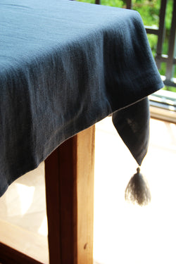 Linen tablecloth with tassels – 130/270cm