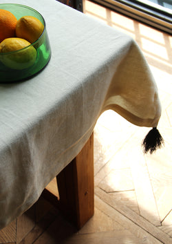 Linen tablecloth with tassels – 130/270cm